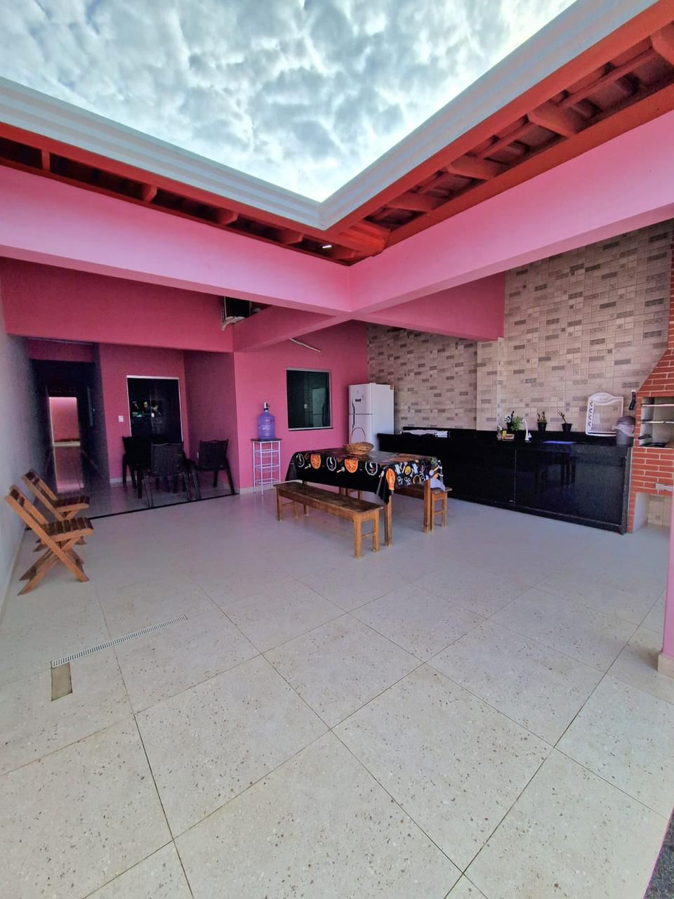 Espaço de lazer da Casa Rosada ideal para momentos em família em Alcobaça-BA