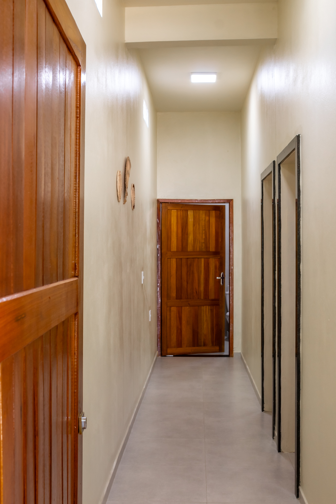 Fácil acesso as acomodações climatizadas da Casa Verde em Alcobaça-BA